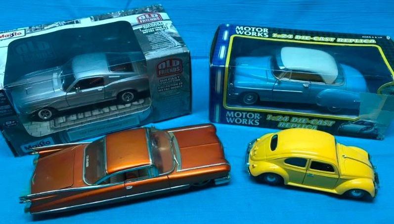 lot 105 image: Die Cast Model Cars
