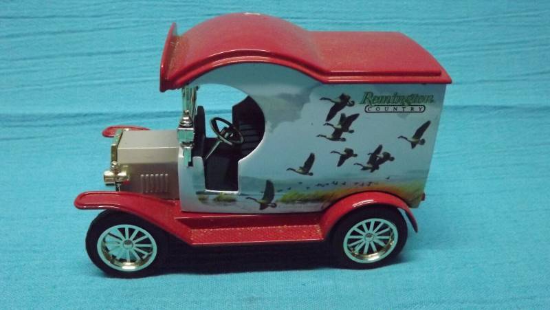 lot 111 image: Diecast Cars