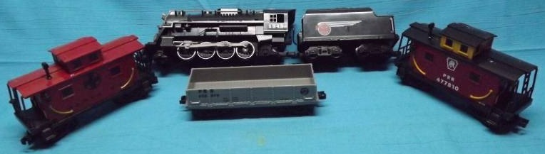 lot 130 image: Model Train Engine and Cars