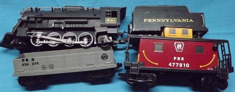 lot 131 image: Model Train Engine and Cars
