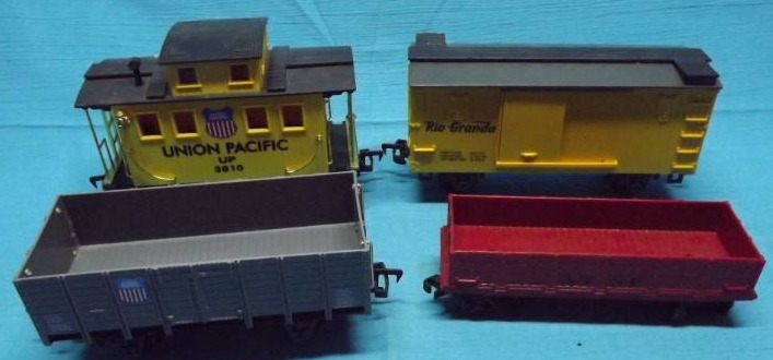 lot 133 image: Model Train Cars