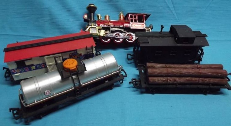 lot 144 image: Model Train Cars