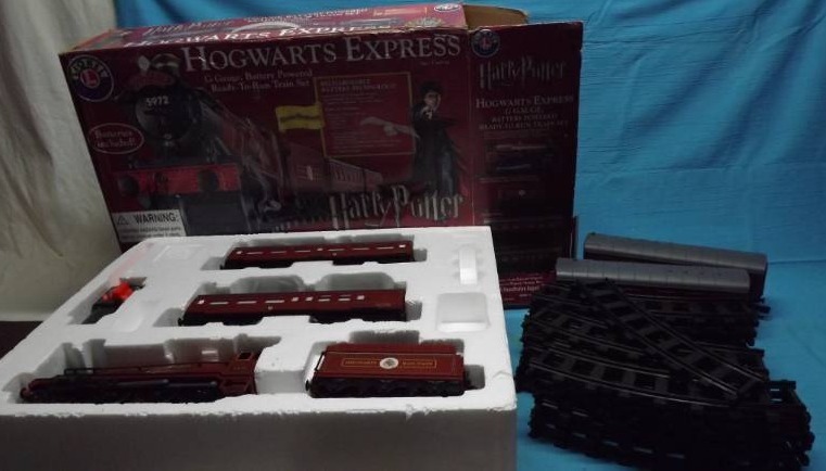 lot 165 image: Harry Potter Model Train