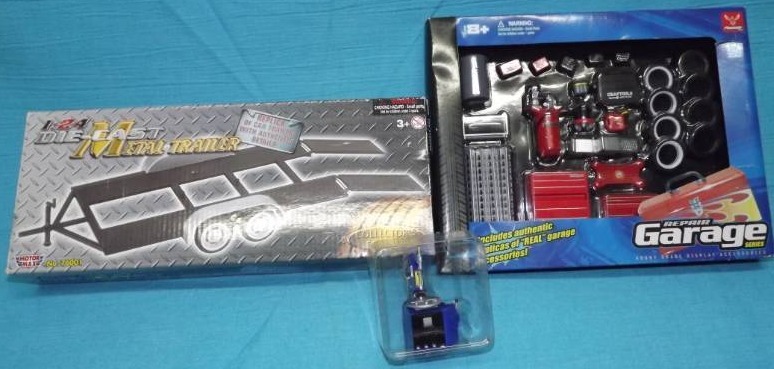lot 178 image: Diecast Model Trailer and More