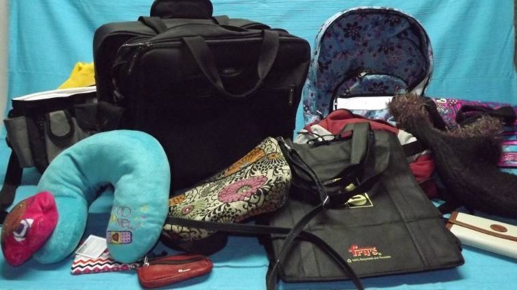 lot 195 image: BAGS