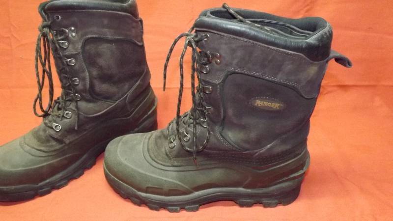 lot 235 image: Winter Boots
