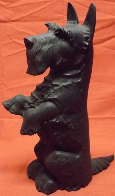 lot 258 image: Scotty Dog Home Dcor