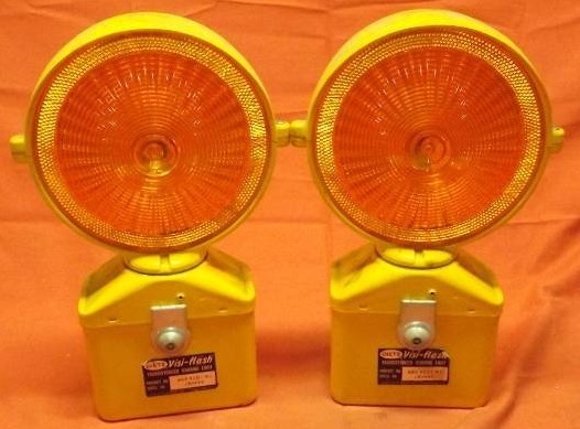 lot 297 image: Roadside Warning Lights