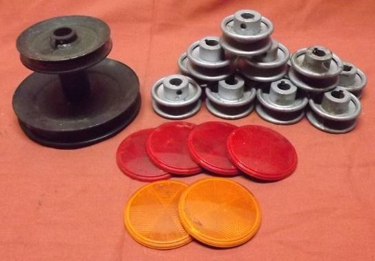 lot 300 image: Pulley Wheels and Reflector Discs