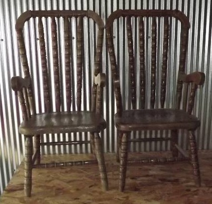 lot 16 image: Small Chairs