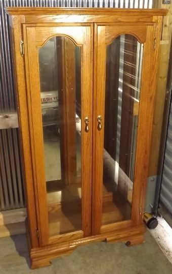 lot 33 image: Display Case