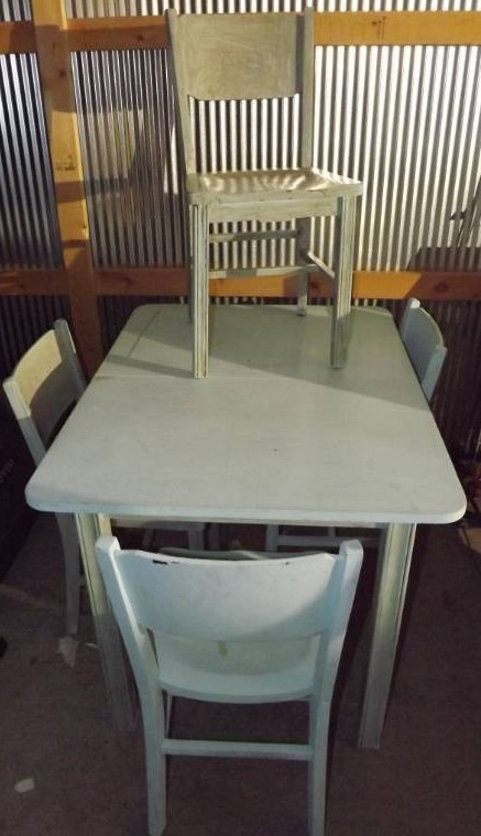 lot 328 image: Table and Chairs
