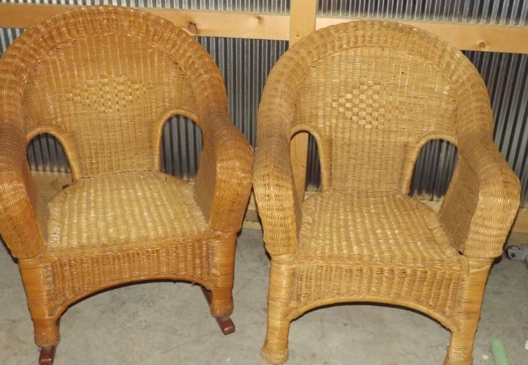 lot 364 image: Wicker Chairs