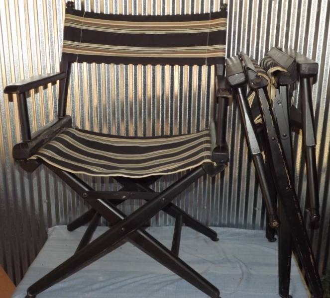lot 365 image: Folding Chairs