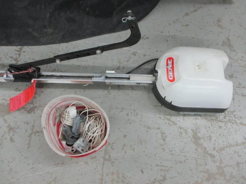 Genie Garage Door Opener with remote works