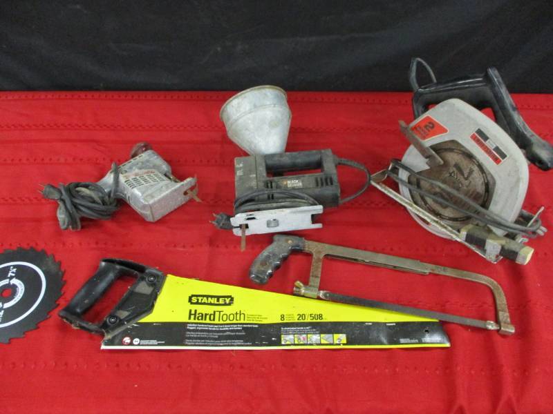 Craftsman circular saw, black and decker recipricating saw, weller saber saw and 2 hand saws all work