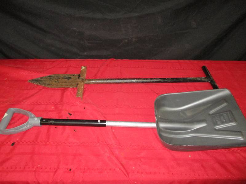 Portable snow shovel for vehicle and steel planting spade