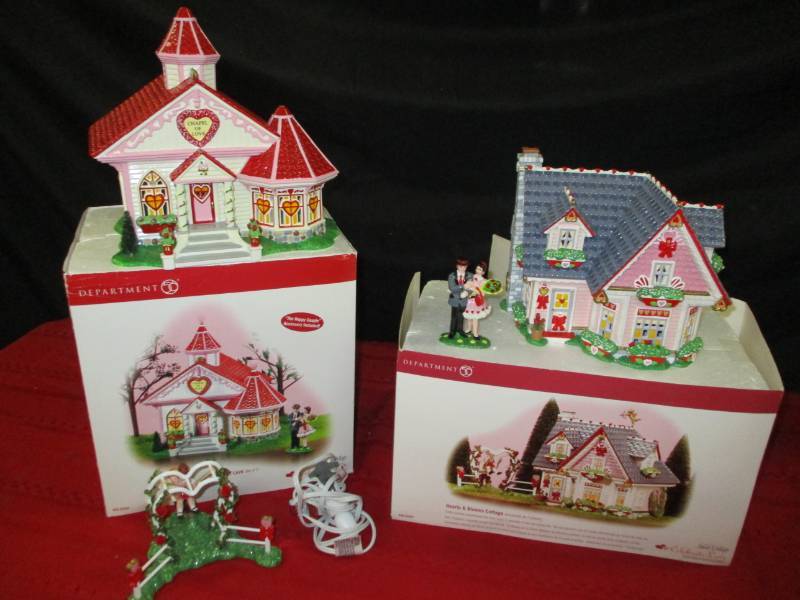 Department 56 Chapel of Love, Hearts and Bloom Cottage