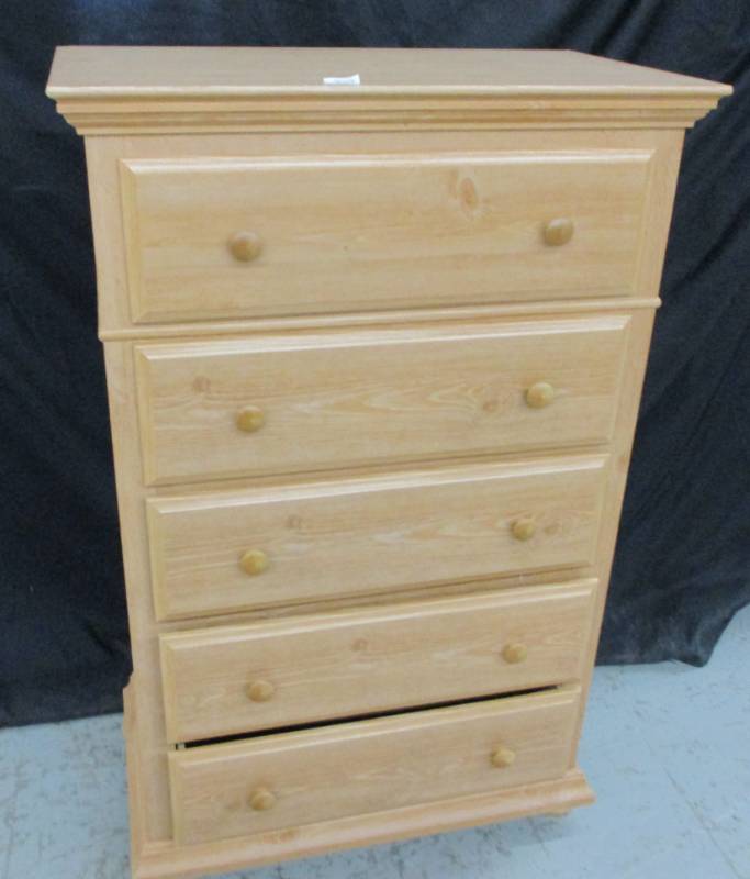 5 Drawer dresser nice condition