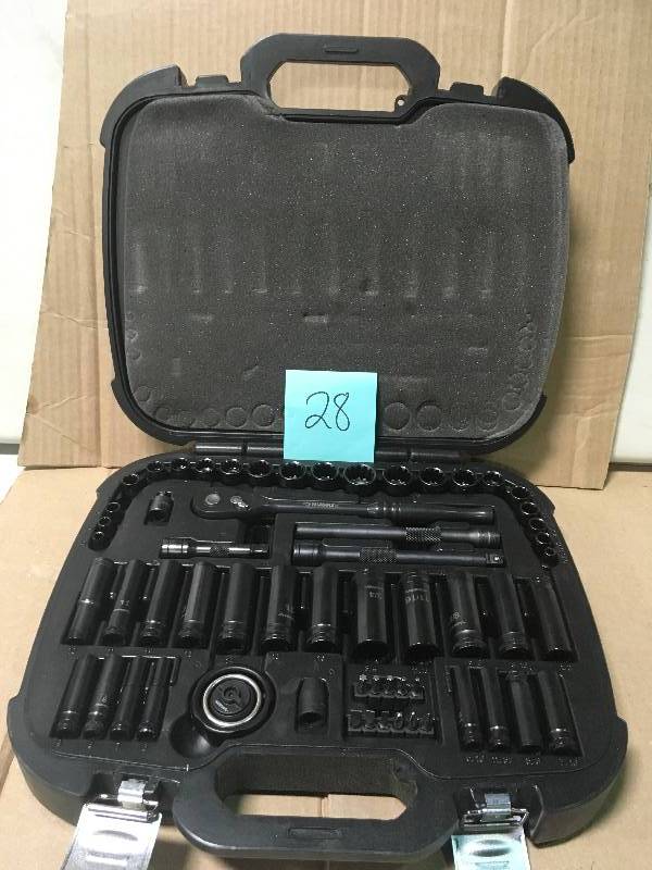 lot 28 image: Husky 38 in. Drive 100-Position Universal SAE and Metric Mechanics Tool Set (60-Piece)  in like new condition