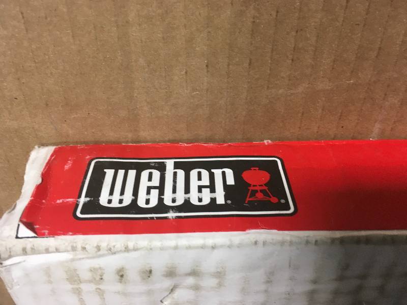lot 77 image: Weber Porcelain-Enameled Cast Iron Cooking Grates, Black - 2 count not used
