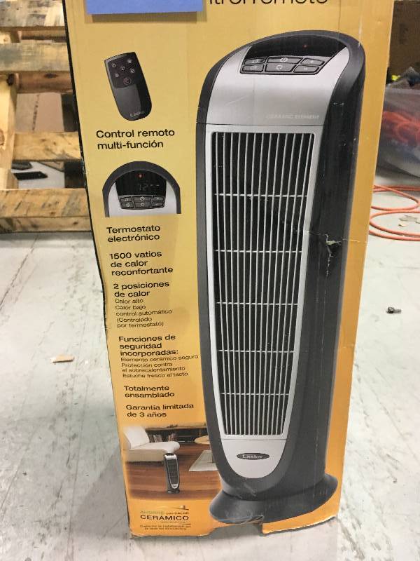 lot 14 image: Lasko 5160 DGTL Cera Tower Heater in good working condition