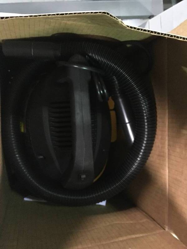 lot 28 image: Stinger 2.5 Gal. 1.75-Peak HP Compact Wet Dry Vac USED  in good working condition