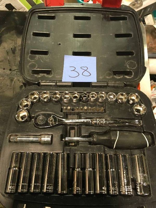 lot 38 image: Husky Mechanics Tool Set (38-Piece) not used