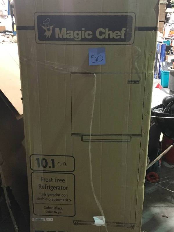 lot 50 image: Magic Chef 10.1 cu. ft. Top Freezer Refrigerator in Black like new