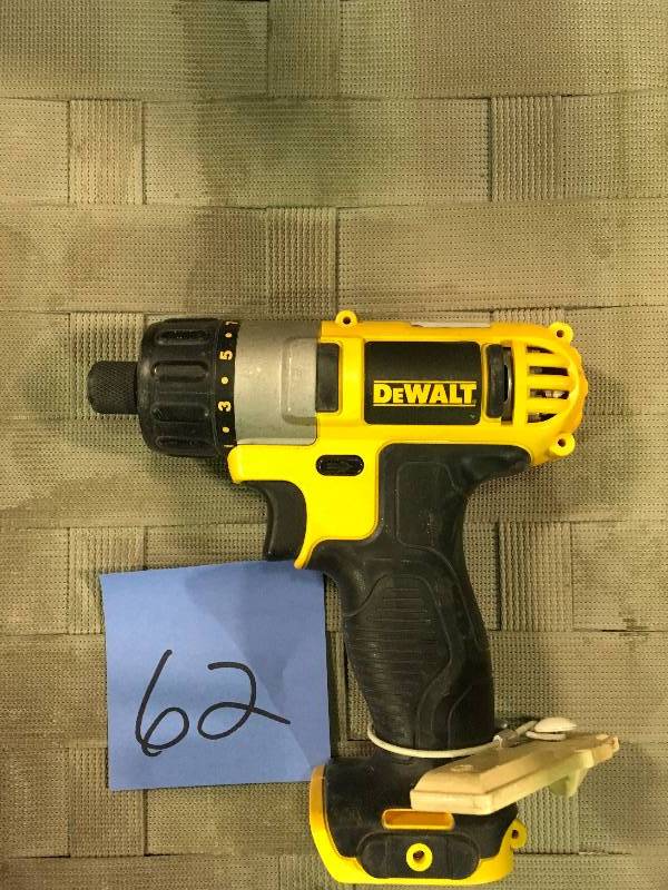 lot 62 image: DEWALT 12-Volt MAX Lithium-Ion Cordless 14 in. Screwdriver (Tool-Only) USED  in good working condition