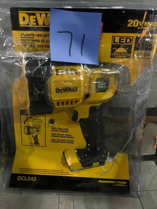 lot 71 image: DEWALT 20-Volt MAX Lithium-Ion Cordless Jobsite Spotlight (Tool-Only)  in good working condition