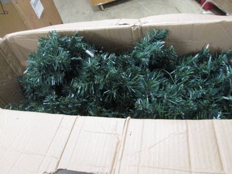 lot 22 image: Prelit Tree Wreath & Garland Set wi...