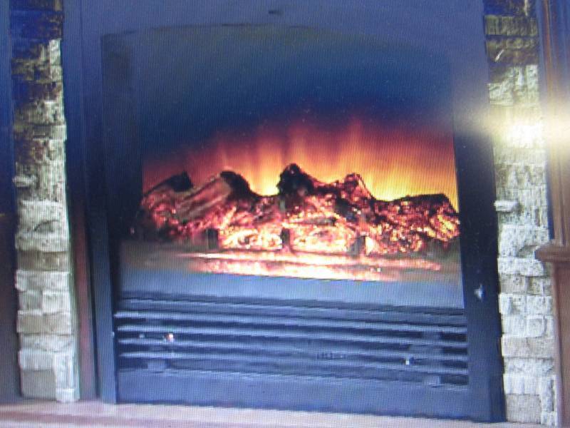 lot 43 image: Electric Fireplace Insert only , op...