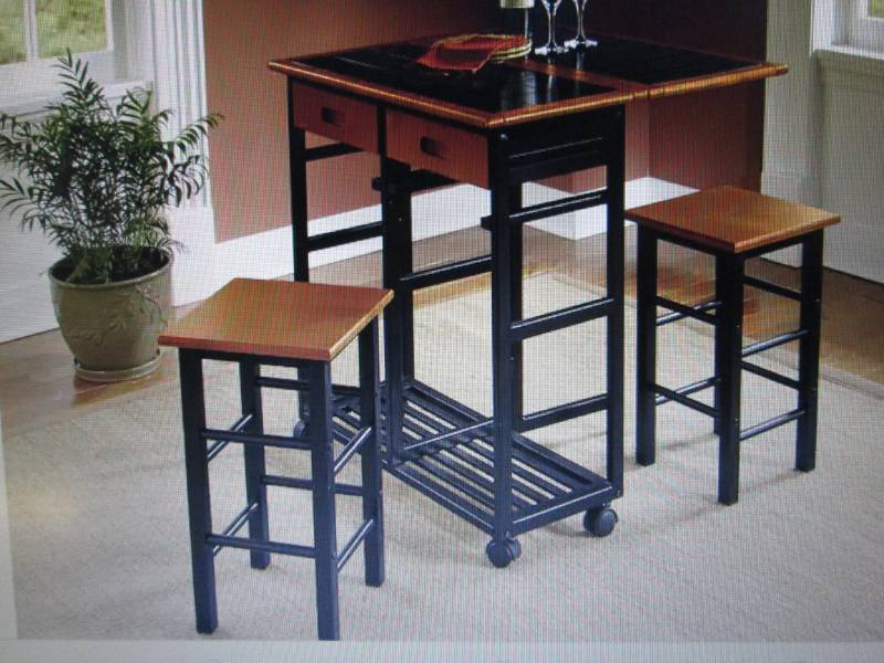lot 53 image: 2-In-1 Kitchen Island Set open box ...