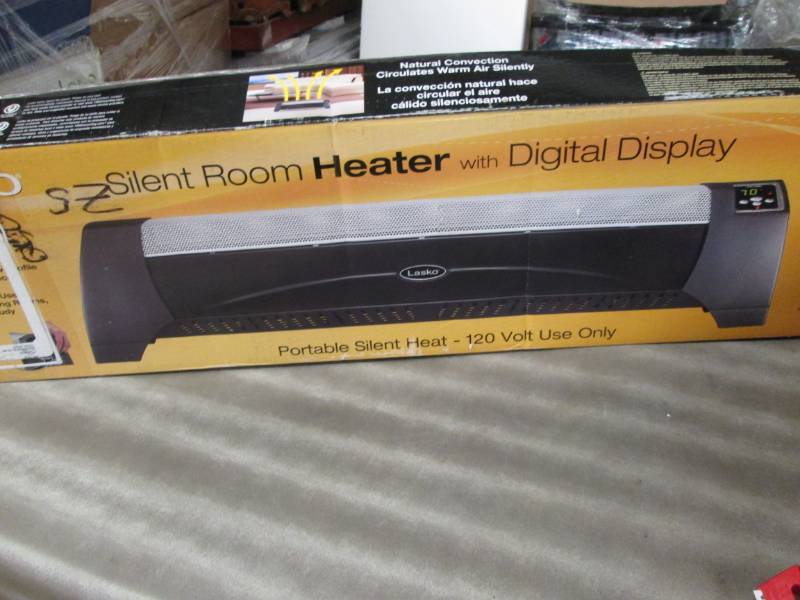 lot 60 image: Baseboard Heater by Lasko open box,...