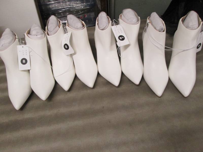 lot 117 image: Lot of 4 A New Day Zip Booties NWT ...