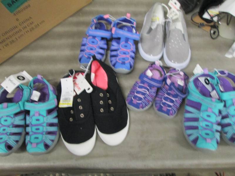 lot 127 image: Lot of 6 Assorted Girls Shoes NWT V...