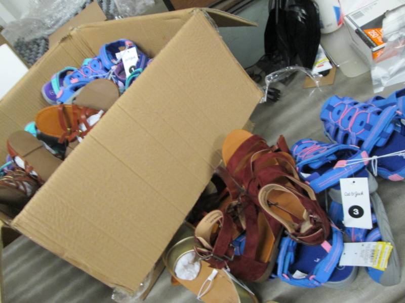 lot 131 image: Box Lot of Assorted Sizes & Styles ...