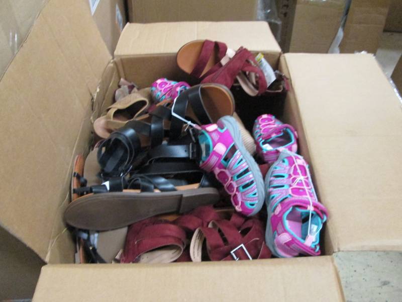 lot 133 image: Large Box Lot of Assorted Sizes & S...