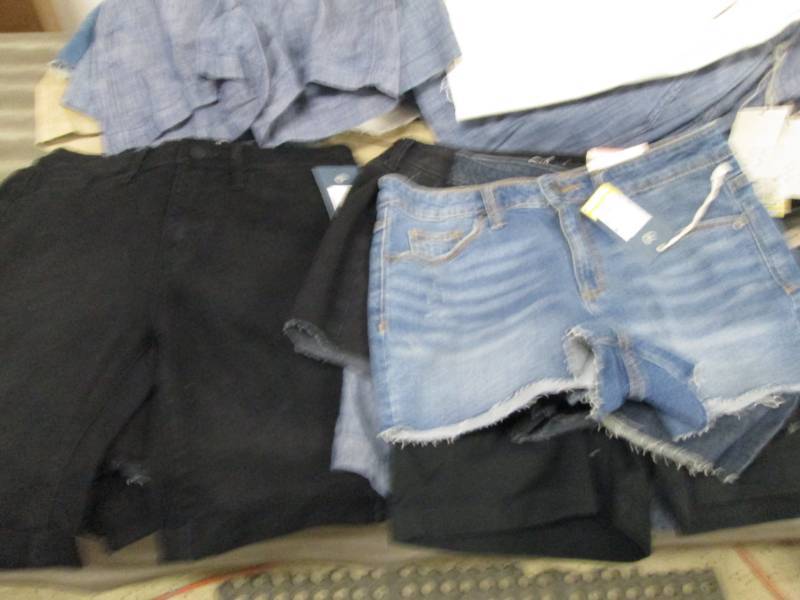 lot 140 image: Lot of 12- Assorted Size 4 Ladies S...