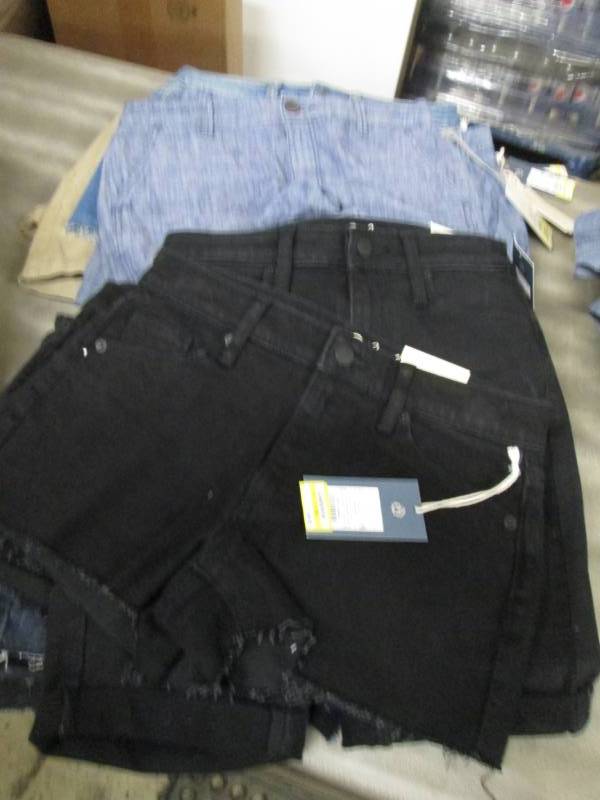 lot 141 image: Lot of 16- Assorted Size 2 Ladies S...