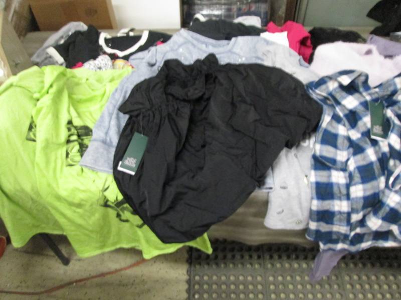 lot 164 image: Assorted Clothing Multiple Sizes NW...