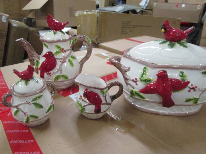 lot 178 image: Ceramic Holiday Soup Tureen with Ma...