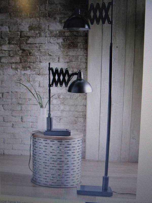 lot 179 image: Expandable Floor Lamp  open box Ret...
