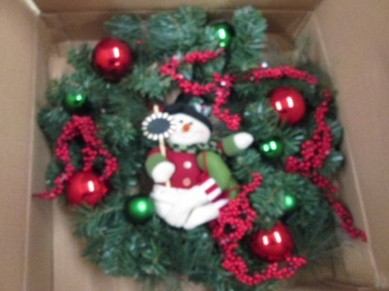 lot 184 image: Snowman Wreath...