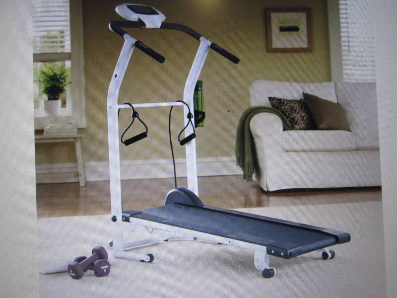 lot 188 image: Incline Treadmill open box, unteste...