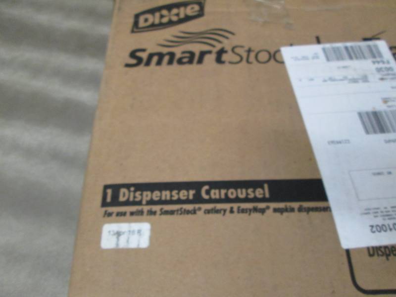 lot 211 image: GP PRO Dixie Ultra Cutlery & Napk...