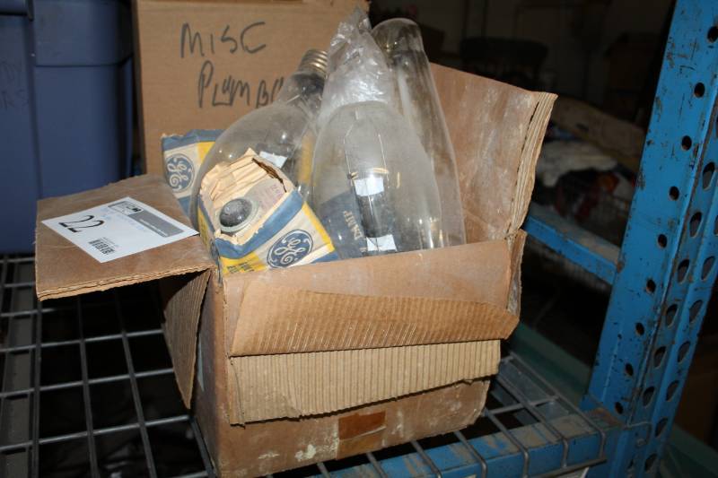 lot 22 image: Industrial Light Bulbs