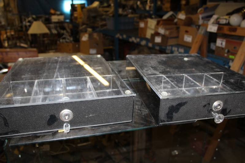 lot 47 image: Cash Register Drawers