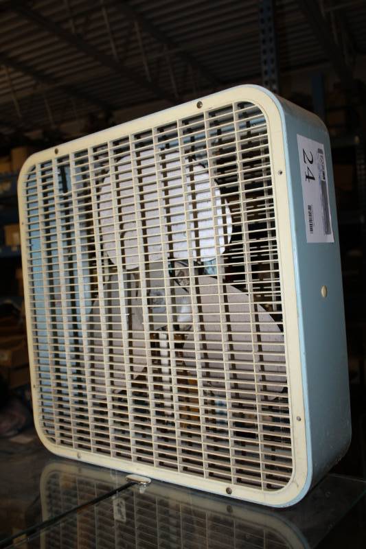lot 24 image: Kmart 3-Speed Box Floor Fan
